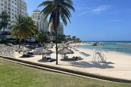 Hospitality Expert Mccartney - Tour Pool Bar * Montego Bay
