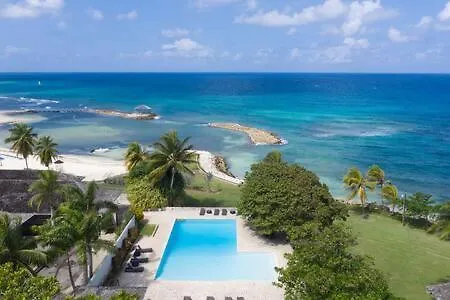 Hospitality Expert Mccartney - Tour Pool Bar Montego Bay