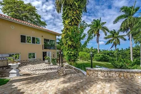 Gasthof Hospitality Expert Mccartney - Tour Pool Bar Montego Bay